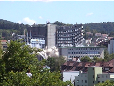 Sprengung der Leobau-Wüstenrot-Hochhäuser in Leonberg (30.05.2009) - Bild 2 Sprengung der Leobau-Wüstenrot-Hochhäuser in Leonberg (30.05.2009) - Bild 2