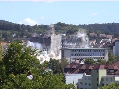 Sprengung der Leobau-Wüstenrot-Hochhäuser in Leonberg (30.05.2009) - Bild 3 Sprengung der Leobau-Wüstenrot-Hochhäuser in Leonberg (30.05.2009) - Bild 3