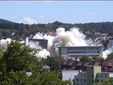 Sprengung der Leobau-Wüstenrot-Hochhäuser in Leonberg (30.05.2009) - Bild 5 Sprengung der Leobau-Wüstenrot-Hochhäuser in Leonberg (30.05.2009) - Bild 5